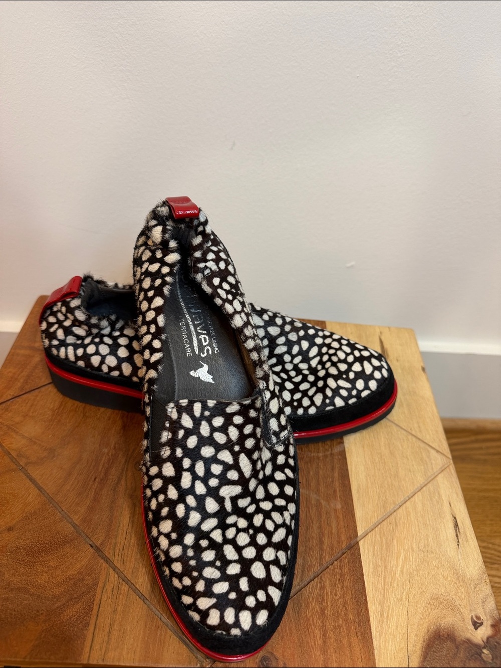 Softwaves Terracare Black & White Faux Fur w/Red Accent Slip-On Loafers, 40